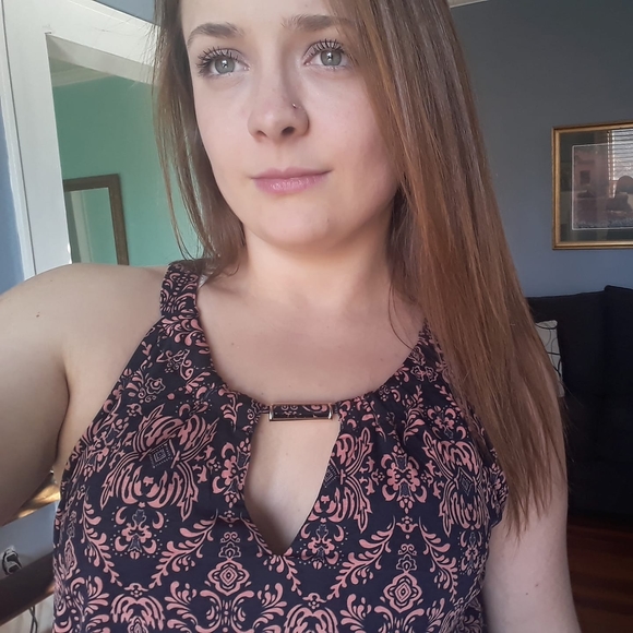 Meet your Posher, Hannah - Picture 1 of 1